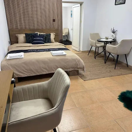 River Garden House Apartman