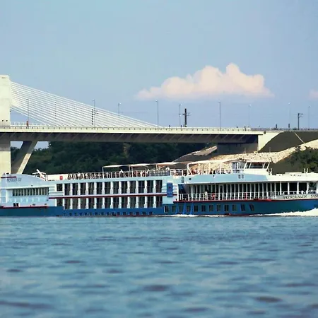 River Garden House * 维丁