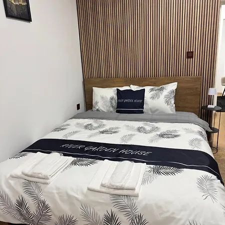 River Garden House * 维丁