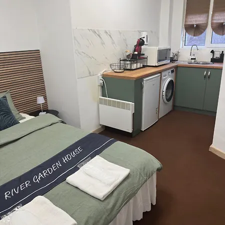 River Garden House Apartman